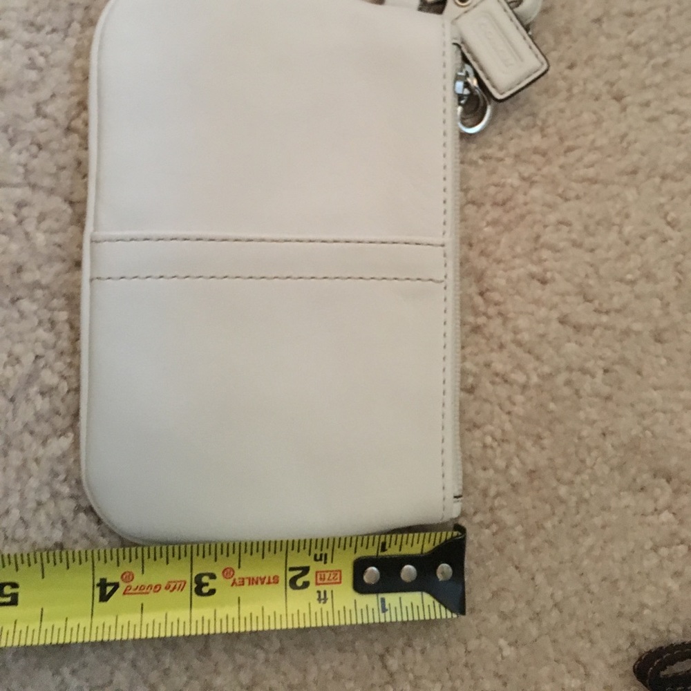 White leather Coach wristlet - Picture 5 of 6